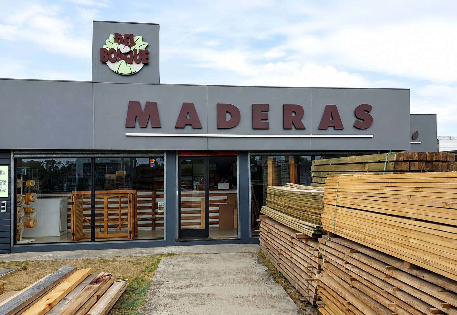 Frente del local de Maderas del Bosque en Ciudad de la Costa